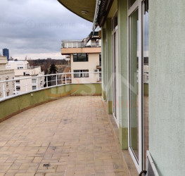 Apartament, 4 camere cu loc parcare subteran inclus Bucuresti/Herastrau