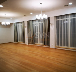 Apartament, 4 camere cu loc parcare subteran inclus Bucuresti/Herastrau