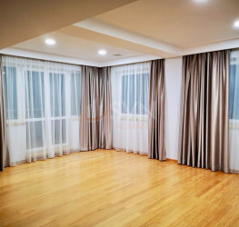 Apartament, 4 camere cu loc parcare subteran inclus Bucuresti/Herastrau