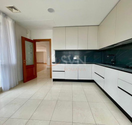 Apartament, 4 camere cu loc parcare subteran inclus Bucuresti/Herastrau