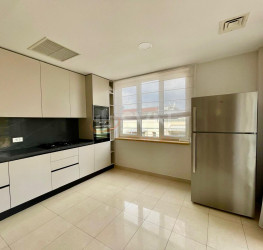 Apartament, 4 camere cu loc parcare subteran inclus Bucuresti/Herastrau