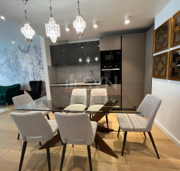 Apartament, 4 camere cu loc parcare subteran inclus Bucuresti/Herastrau