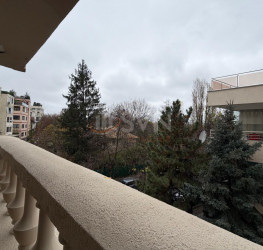 Apartament, 4 camere cu loc parcare subteran inclus Bucuresti/Herastrau