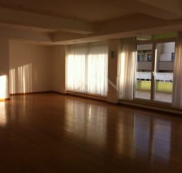 Apartament, 4 camere cu loc parcare subteran inclus Bucuresti/Herastrau