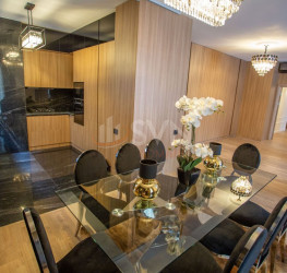 Apartament, 4 camere cu loc parcare subteran inclus Bucuresti/Herastrau