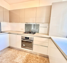 Apartament, 4 camere cu loc parcare subteran inclus Bucuresti/Polona