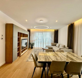 Apartament, 4 camere cu loc parcare subteran inclus Bucuresti/Herastrau