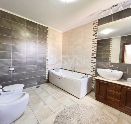 Apartament, 4 camere cu loc parcare subteran inclus Bucuresti/Herastrau