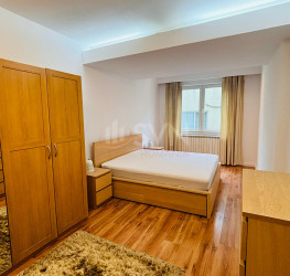 Apartament, 4 camere cu loc parcare subteran inclus Bucuresti/Herastrau