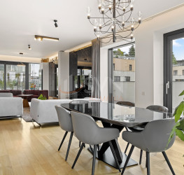 Apartament, 4 camere cu loc parcare subteran inclus Bucuresti/Herastrau