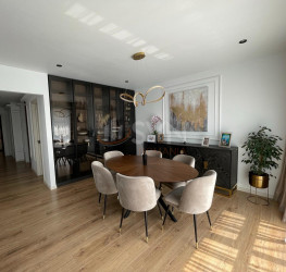 Apartament, 4 camere cu loc parcare subteran inclus Bucuresti/Titan