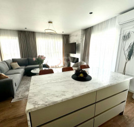 Apartament, 4 camere cu loc parcare subteran inclus Bucuresti/Titan