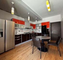 Apartament, 4 camere cu loc parcare subteran inclus Bucuresti/Herastrau
