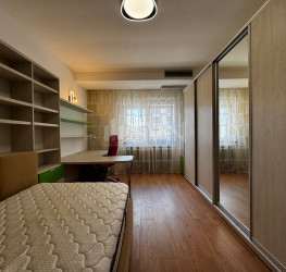 Apartament, 4 camere cu loc parcare subteran inclus Bucuresti/Herastrau