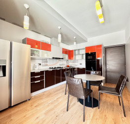 Apartament, 4 camere cu loc parcare subteran inclus Bucuresti/Herastrau
