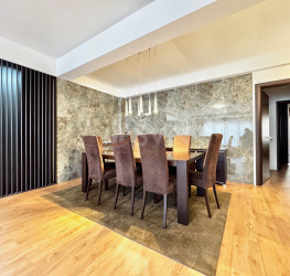 Apartament, 4 camere cu loc parcare subteran inclus Bucuresti/Herastrau