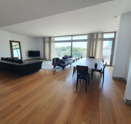 Apartament, 4 camere cu loc parcare subteran inclus Bucuresti/Kiseleff