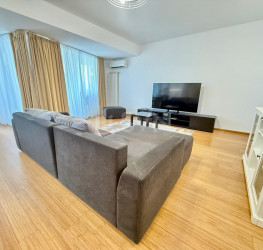 Apartament, 4 camere cu loc parcare subteran inclus Bucuresti/Pipera