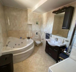 Apartament, 4 camere cu loc parcare subteran inclus Bucuresti/Aviatorilor