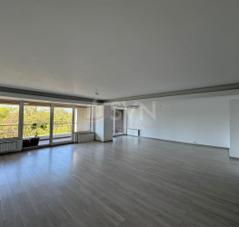 Apartament, 4 camere cu loc parcare subteran inclus Bucuresti/Herastrau