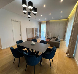 Apartament, 4 camere cu loc parcare subteran inclus Bucuresti/Herastrau