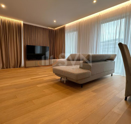Apartament, 4 camere cu loc parcare subteran inclus Bucuresti/Herastrau