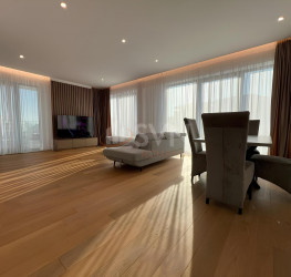 Apartament, 4 camere cu loc parcare subteran inclus Bucuresti/Herastrau