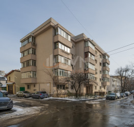 Apartament, 4 camere cu loc parcare subteran inclus Bucuresti/Decebal