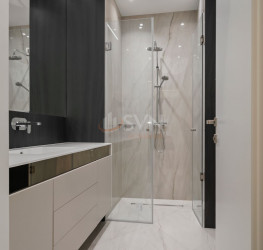 Apartament, 4 camere cu loc parcare subteran inclus Bucuresti/P-ta Victoriei