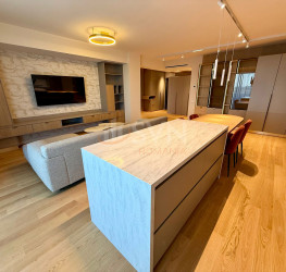 Apartament, 4 camere cu loc parcare subteran inclus Bucuresti/Pipera