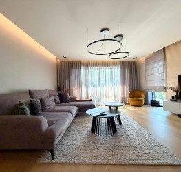 Apartament, 4 camere cu loc parcare subteran inclus Bucuresti/Pipera