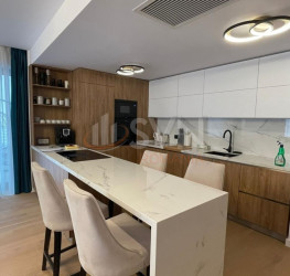 Apartament, 4 camere cu loc parcare subteran inclus Bucuresti/Herastrau