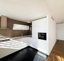 Apartament, 4 camere cu loc parcare subteran inclus Bucuresti/Primaverii