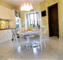 Apartament, 4 camere cu loc parcare subteran inclus Bucuresti/P-ta Victoriei