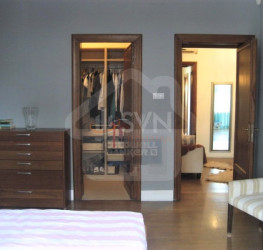 Apartament, 4 camere cu loc parcare subteran inclus Bucuresti/P-ta Victoriei