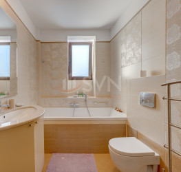 Apartament, 4 rooms, 102 mp Bucuresti/Dacia