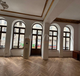 Apartament, 4 rooms, 140 mp Bucuresti/Piata Universitatii