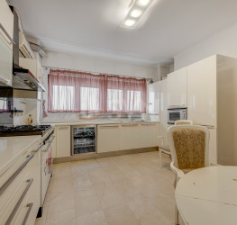 Apartament, 4 rooms, 150 mp Bucuresti/Primaverii