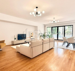 Apartament, 4 rooms, 180 mp Bucuresti/Kiseleff