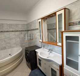 Apartament, 4 rooms, 217 mp Bucuresti/Herastrau