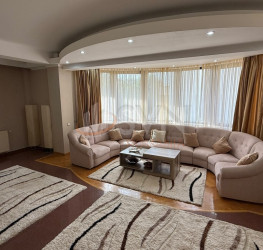 Apartament, 4 rooms, 240 mp Bucuresti/Herastrau