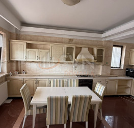Apartament, 4 rooms, 240 mp Bucuresti/Herastrau