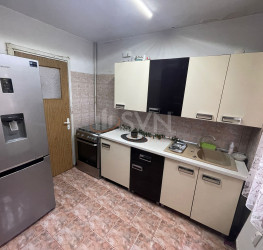 Apartament, 4 rooms, 80 mp Bucuresti/Titan