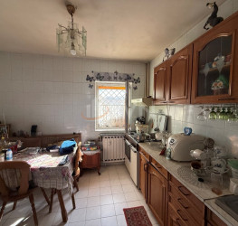 Apartament, 4 rooms, 85 mp Bucuresti/Vitan