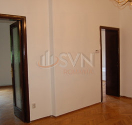 Apartament, 4 rooms with outdoor parking included Bucuresti/Primaverii