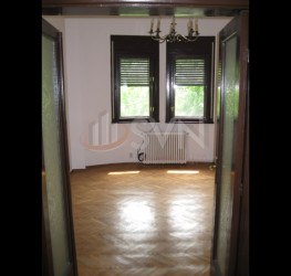 Apartament, 4 rooms with outdoor parking included Bucuresti/Primaverii