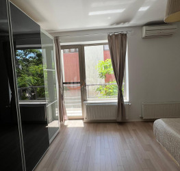 Apartament, 4 rooms with outdoor parking included Bucuresti/Baneasa