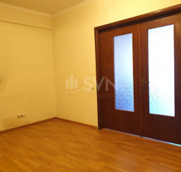 Apartament, 4 rooms with outdoor parking included Bucuresti/Chibrit