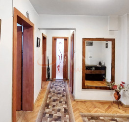 Apartament, 4 rooms with outdoor parking included Brasov/Centru Civic