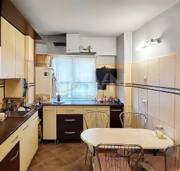 Apartament, 4 rooms with outdoor parking included Brasov/Centru Civic